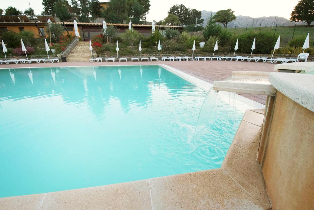 Valle Himara Hostal Piana Degli Albanesi Exterior foto