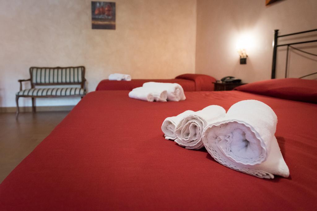 Valle Himara Hostal Piana Degli Albanesi Exterior foto